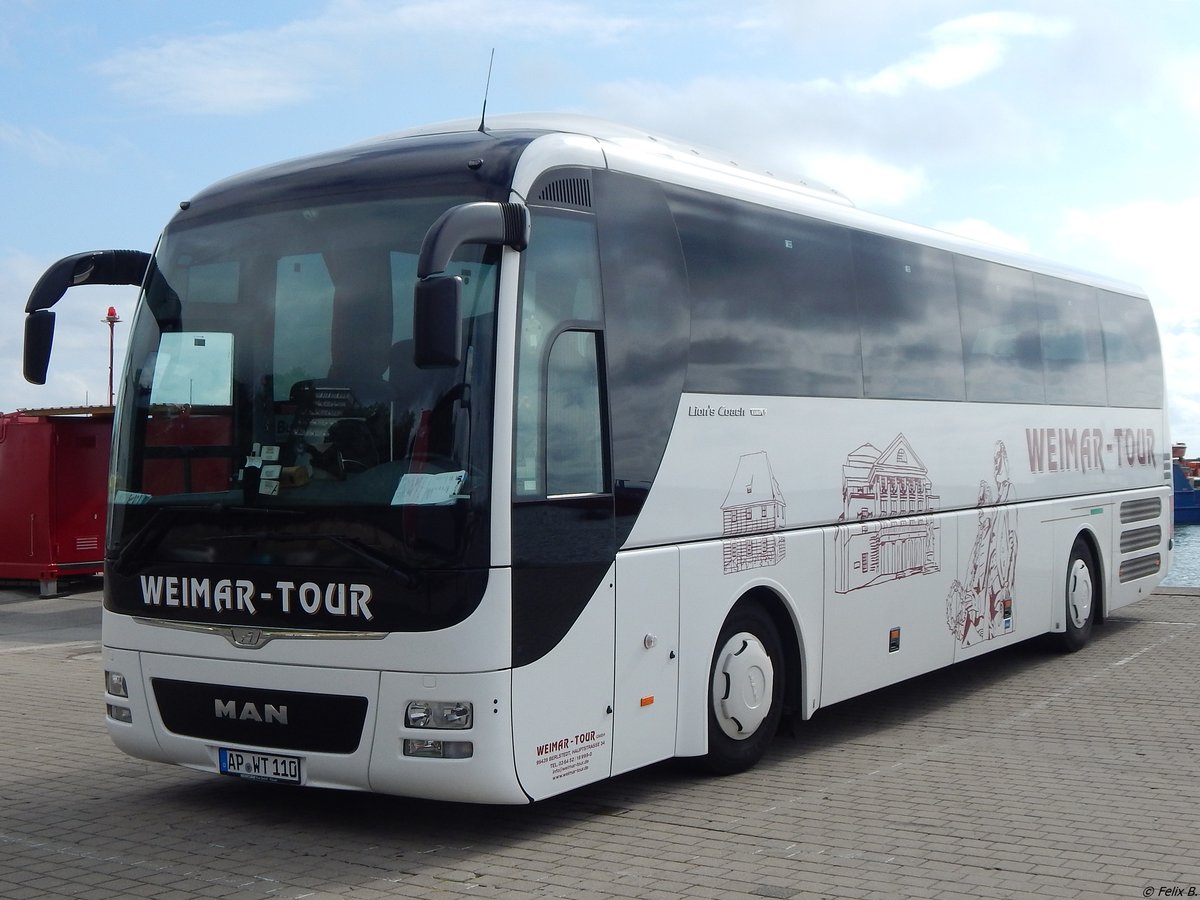 MAN Lion's Coach von Weimar-Tour aus Deutschland im Stadthafen Sassnitz.