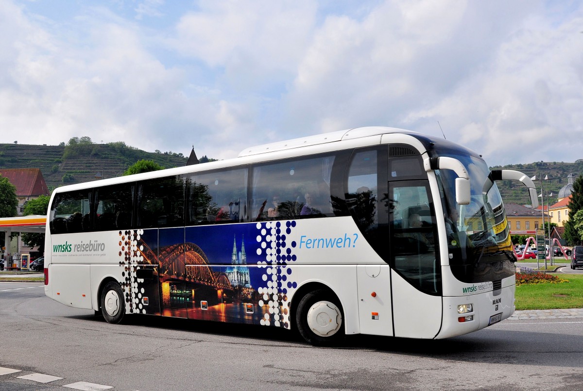 MAN Lions Coach vom WNSKS Reisebro aus sterreich am 18.Mai 2014 in Krems gesehen.