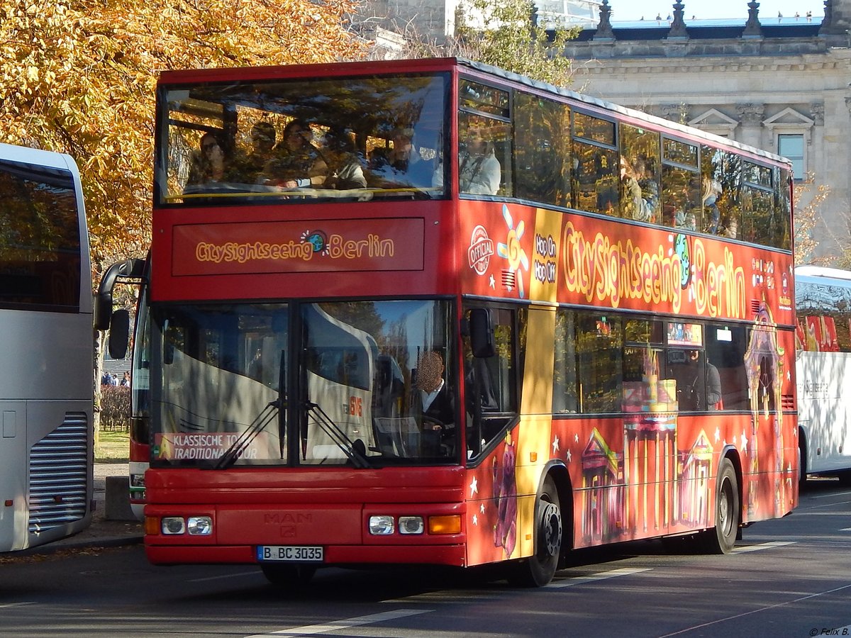 MAN ND 202 von Berlin City Tour in Berlin. 