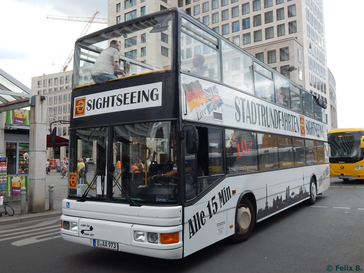 MAN ND 202 von Der Tempelhofer in Berlin.