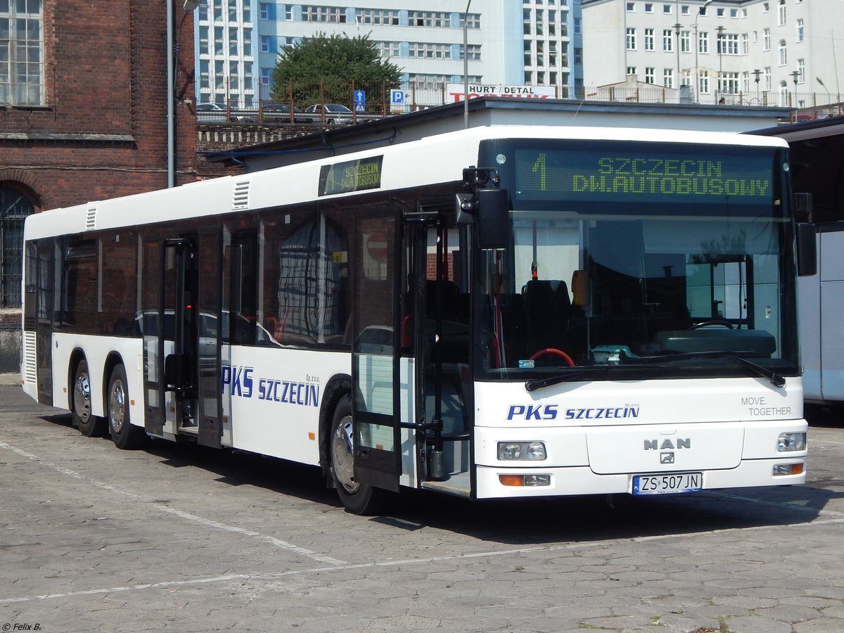 MAN Niederflurbus 2. Generation von PKS Szczecin aus Polen in Stettin.