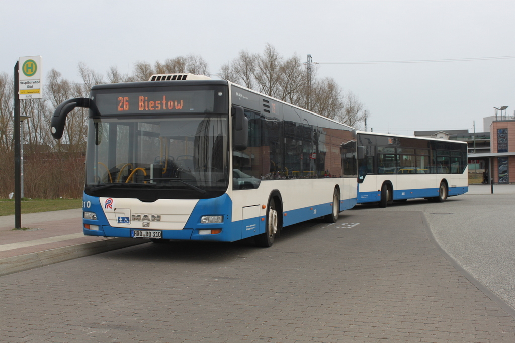 MAN Niederflurbus 3.Generation(Lion's City)als Linie 26 von Rostock Hauptbahnhof/Sd nach Biestow stand am 03.04.2016 vor dem Rostocker Hbf.