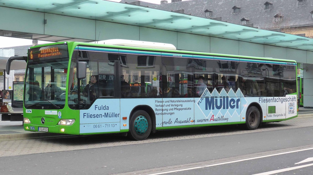 MB Citaro steht am Fuldaer Busbahnhof im Januar 2015