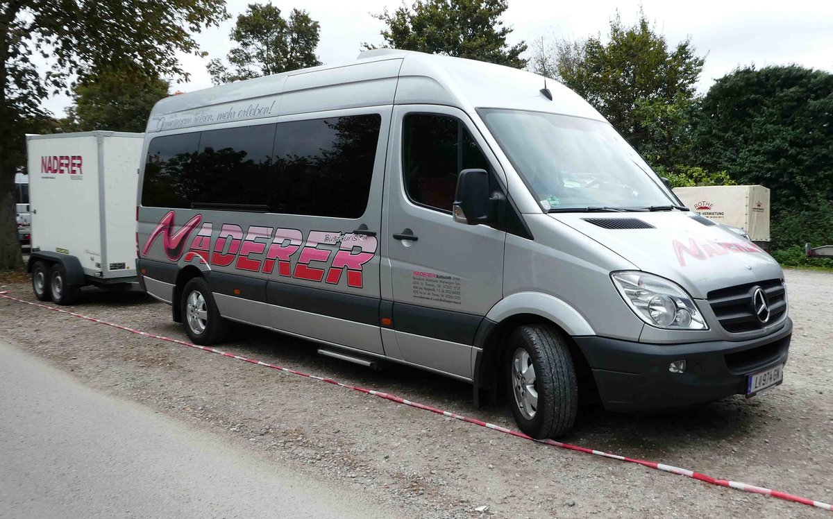 MB Sprinter von  NADERER  aus sterreich steht auf der Veterama-Parkplatz in Mannheim im Oktober 2016