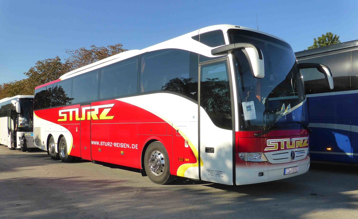 MB Tourismo von STURZ-Reisen steht auf dem Busplatz der Veterama Mannheim, Oktober 2018