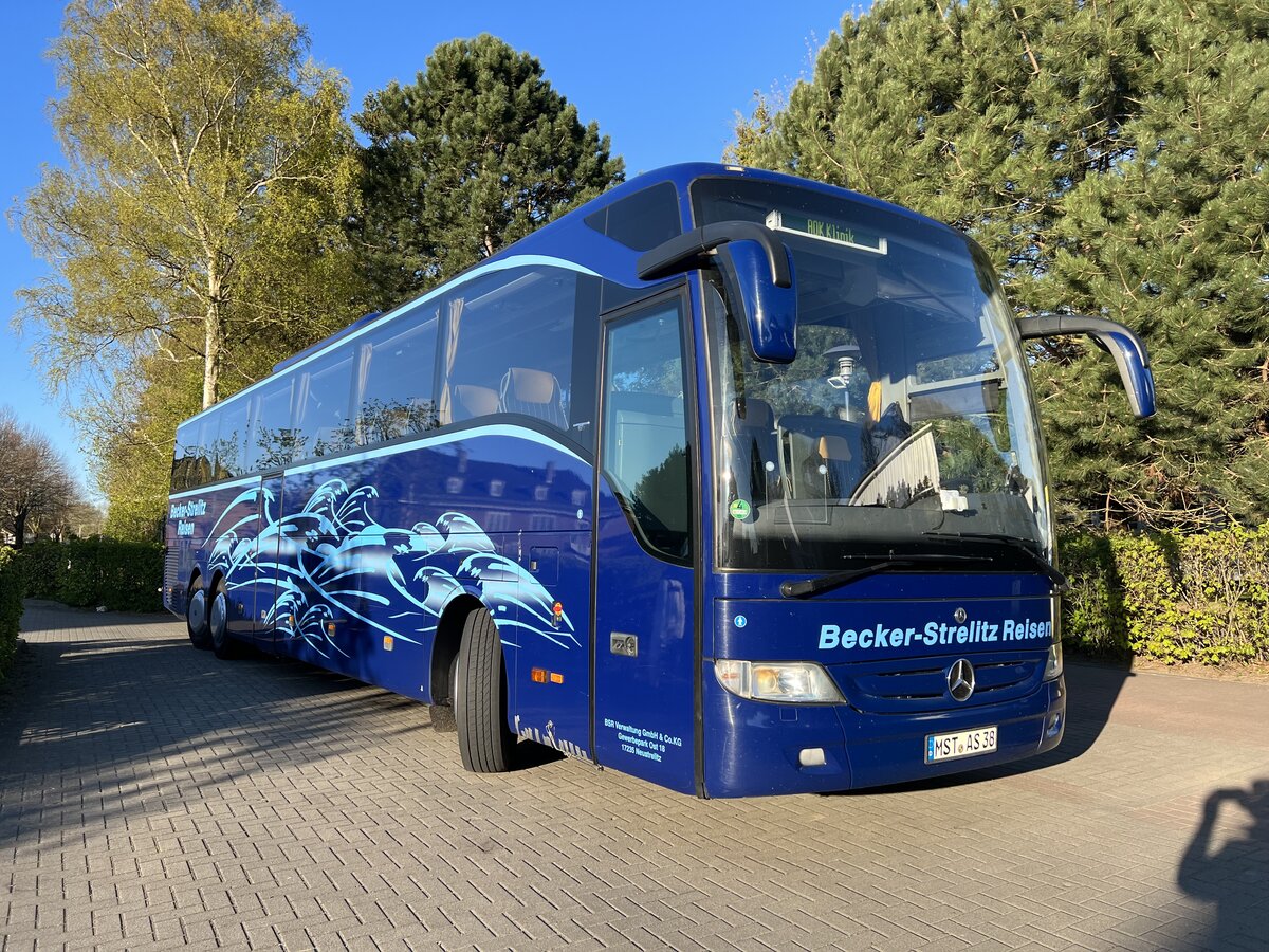 Mercedes Benz Tourismo von Becker Strelitz Reisen aus Deutschland in Wiek