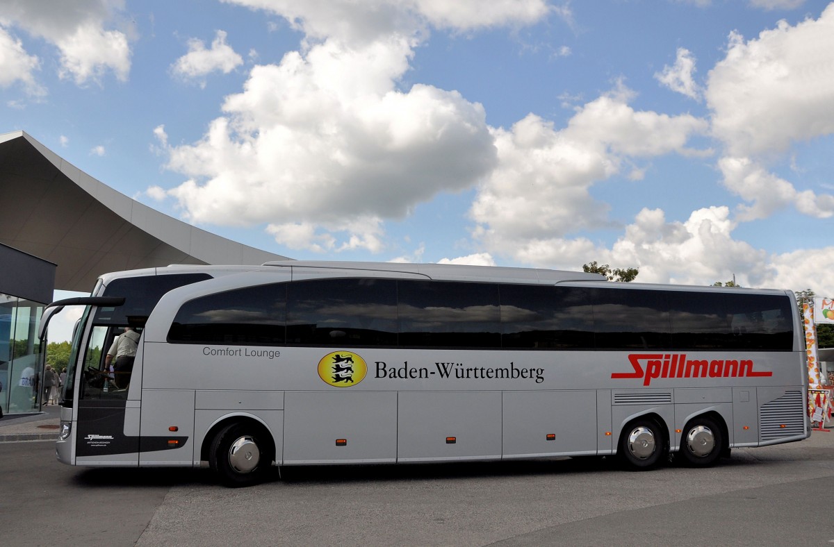 MERCEDES BENZ TRAVEGO von SPILLMANN Reisen / BRD am 12.7.2013 in Krems gesehen.