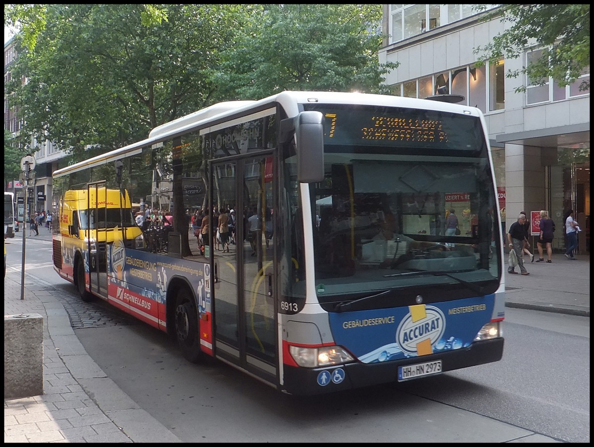 Mercedes Citaro II der Hamburger Hochbahn AG in Hamburg.