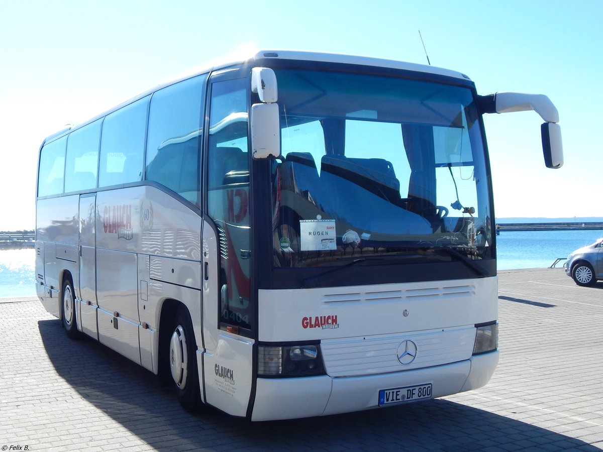 Mercedes O 404 von Glauch Reisen aus Deutschland im Stadthafen Sassnitz. 