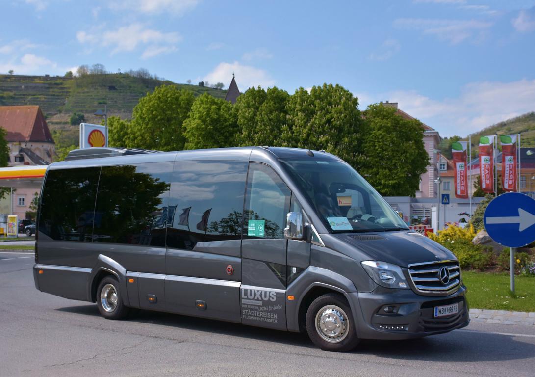 Mercedes Sprinter aus Niedersterreich in Krems.