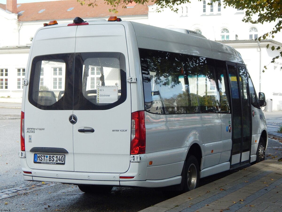 Mercedes Sprinter von Becker-Strelitz Reisen aus Deutschland in Güstrow. 