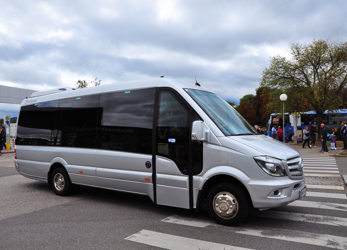 Mercedes Sprinter von  Minibustravel  aus Wien in Krems.