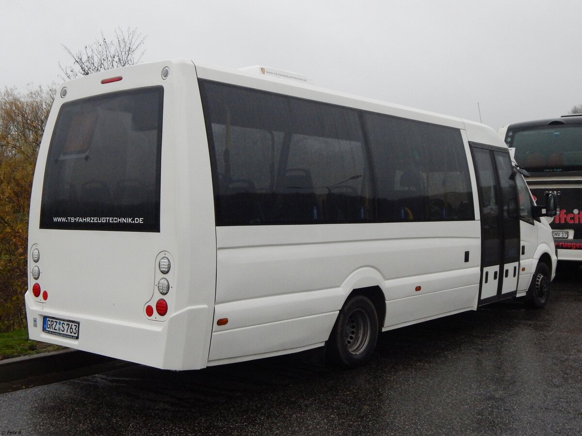 Mercedes Sprinter mit TS-Fahrzeugtechnik als Vorführbus zum Test bei der VVR in Serams.