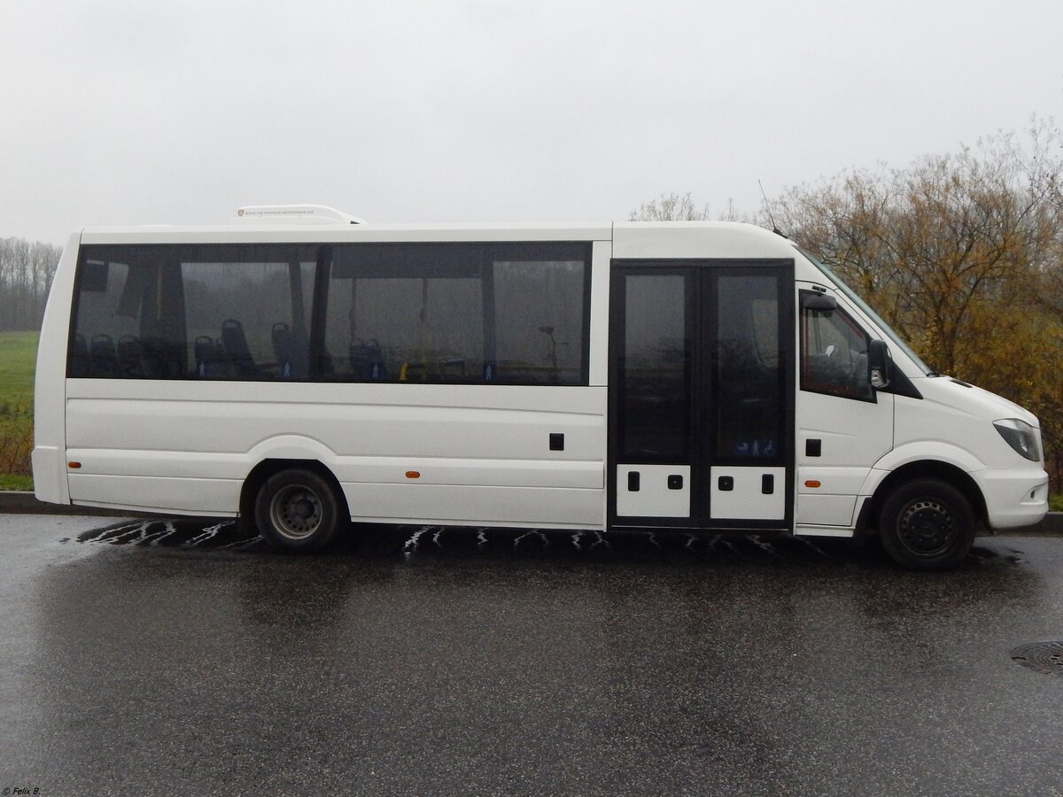 Mercedes Sprinter mit TS-Fahrzeugtechnik als Vorführbus zum Test bei der VVR in Serams.