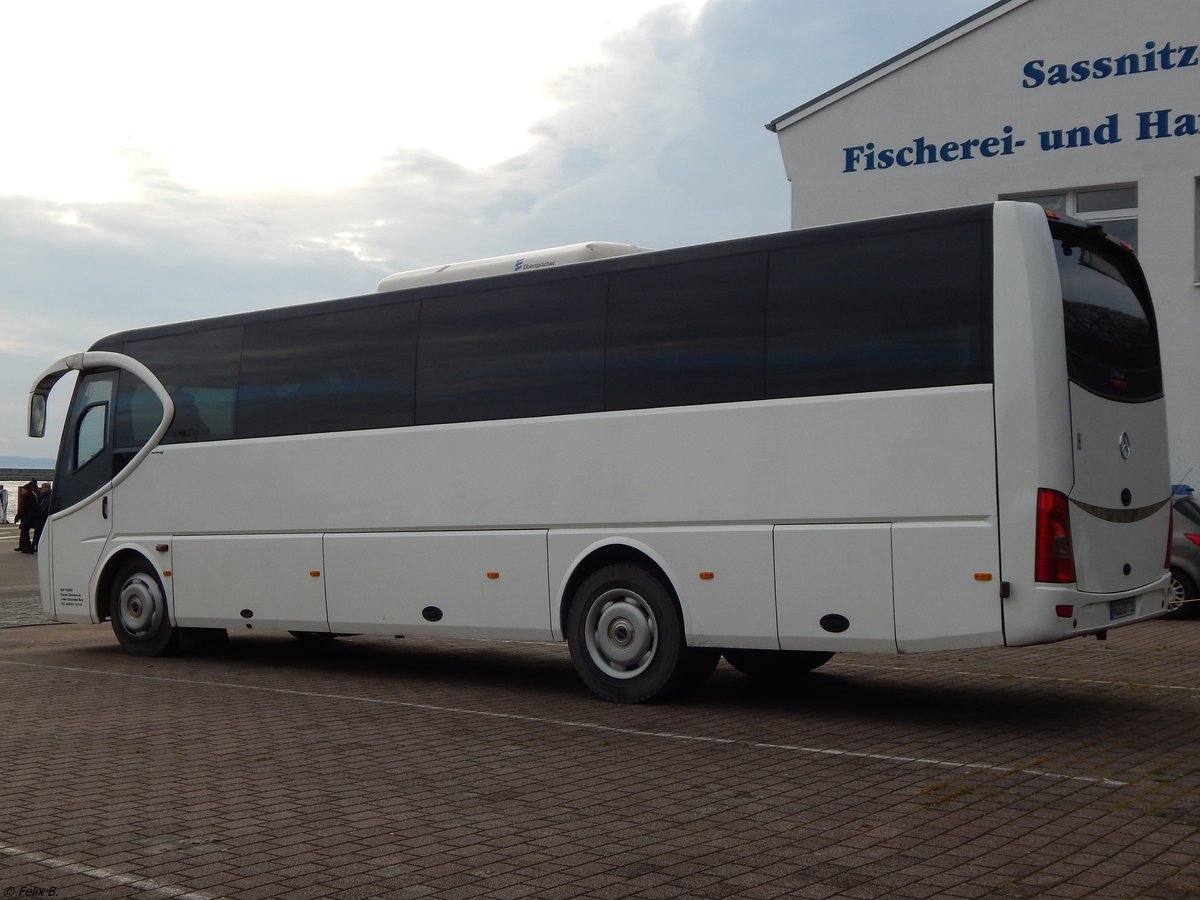 Mercedes Sundancer von BoyTours aus Deutschland im Stadthafen Sassnitz. 