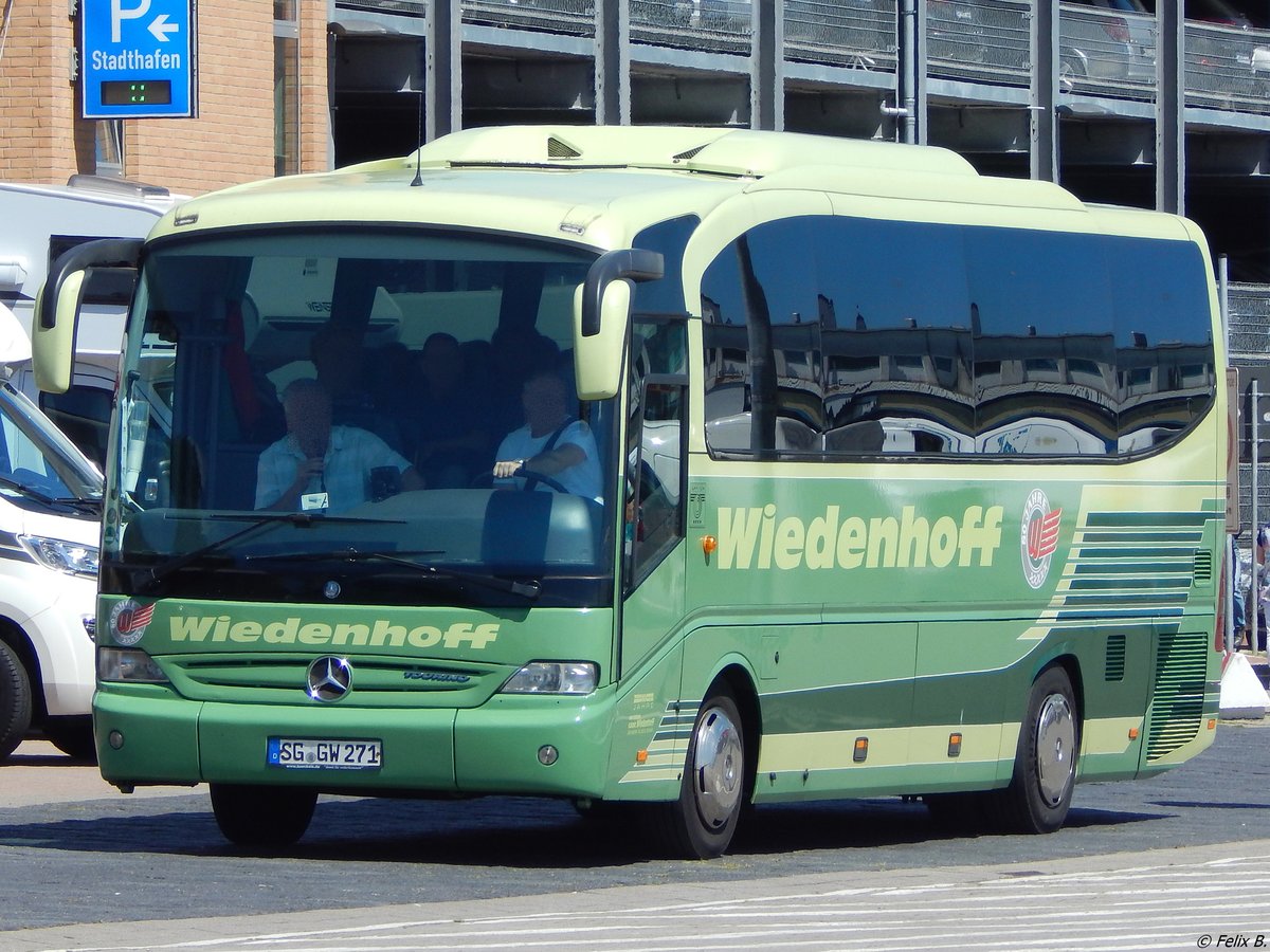 Mercedes Tourino von Wiedenhoff aus Deutschland im Stadthafen Sassnitz.