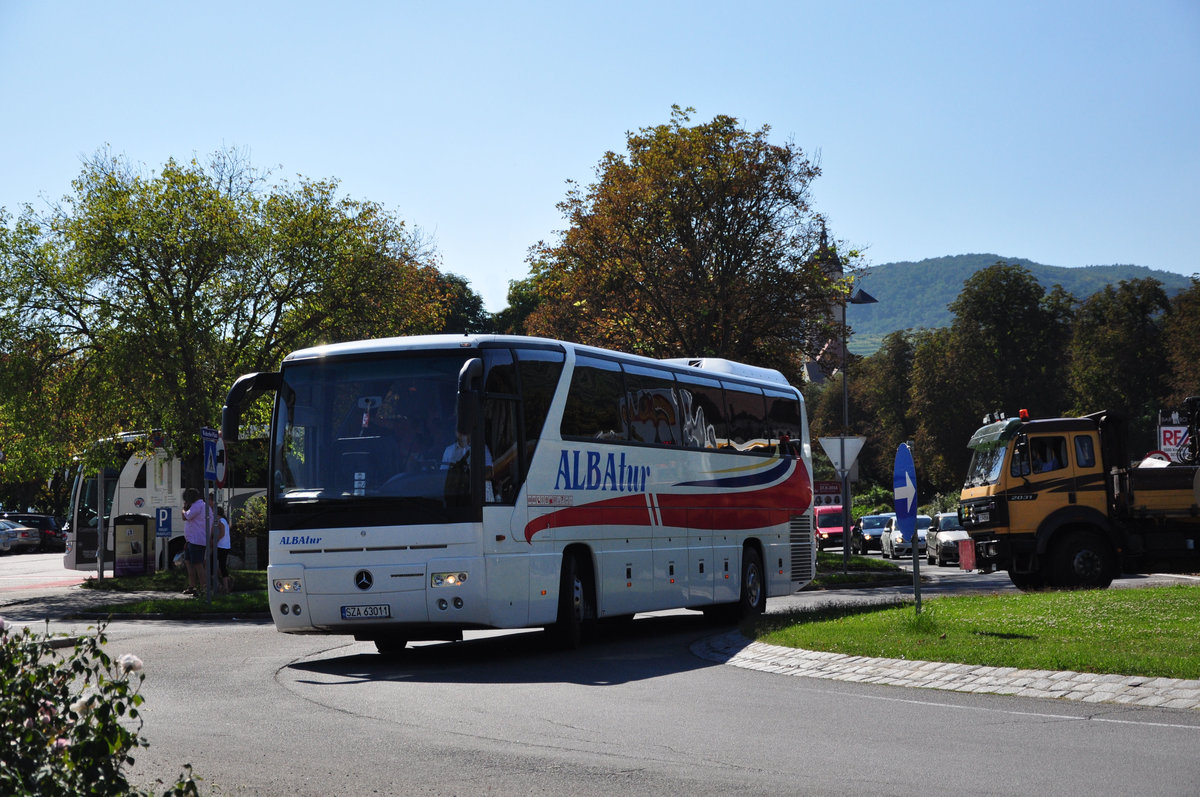 Mercedes Tourismo von ALBAtur aus PL in Krems unterwegs.