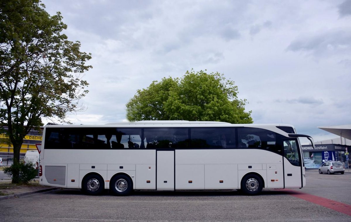 Mercedes Tourismo von Alpenland Reisen aus der BRD.