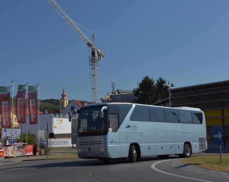 Mercedes Tourismo aus der CZ in Krems.