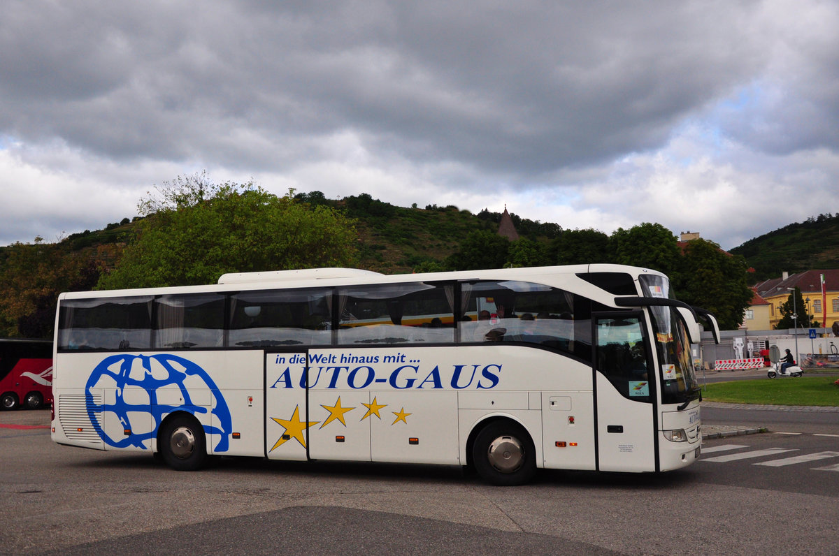 Mercedes Tourismo von Auto-Gaus aus der BRD in Krems gesehen.