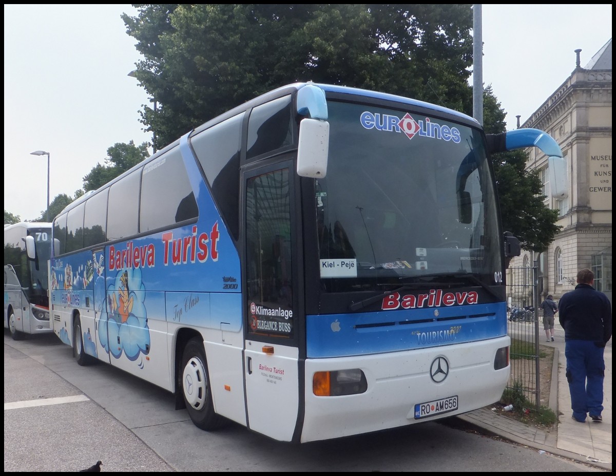 Mercedes Tourismo von Barileva aus Kosovo in Hamburg.