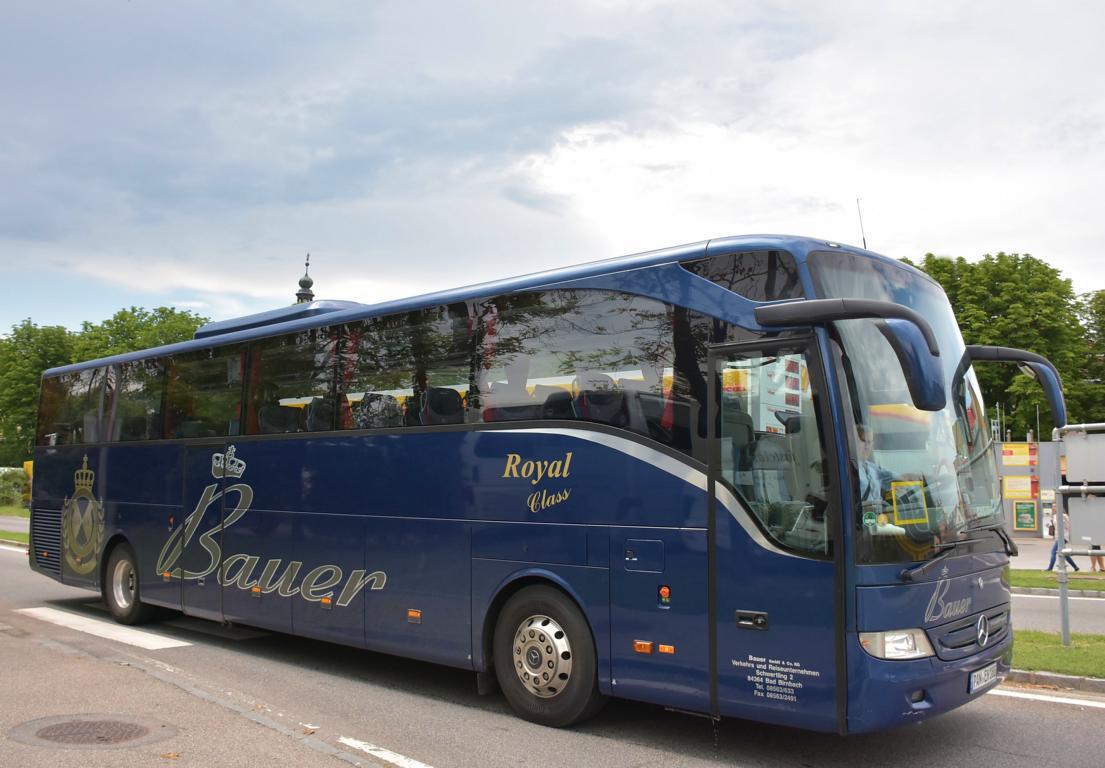 Mercedes Tourismo von Bauer Reisen aus der BRD 2018 in Krems.