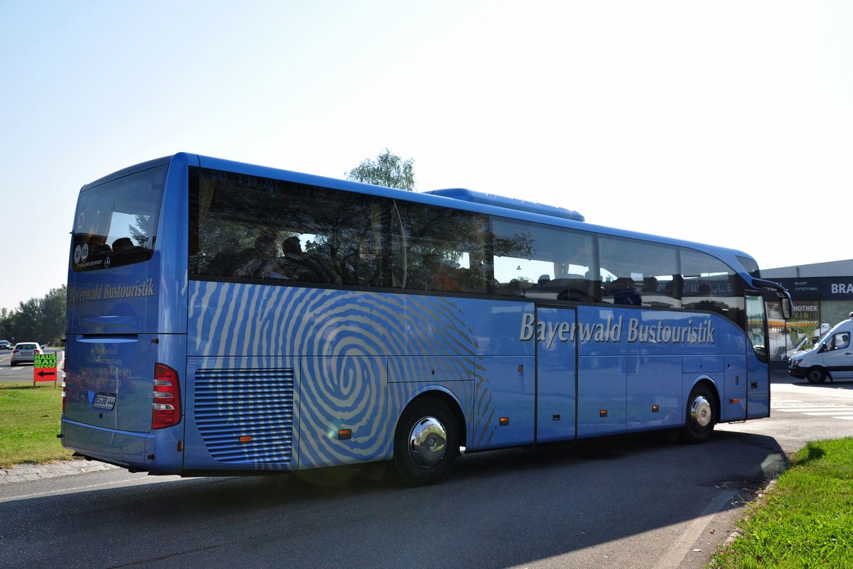 Mercedes Tourismo von Bayerwald Bustouristik in Krems.