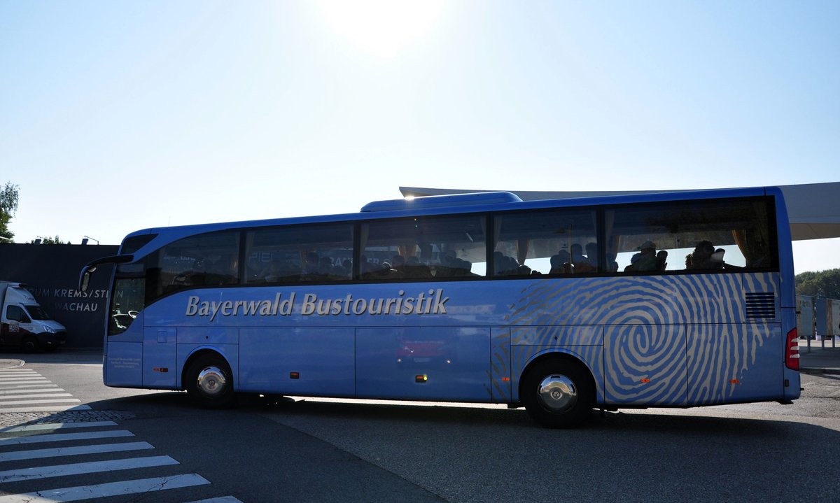 Mercedes Tourismo von Bayerwald Bustouristik in Krems.