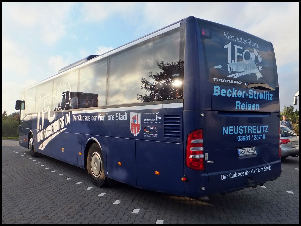 Mercedes Tourismo von Becker-Strelitz Reisen aus Deutschland bei der Raststtte Fuchsberg.