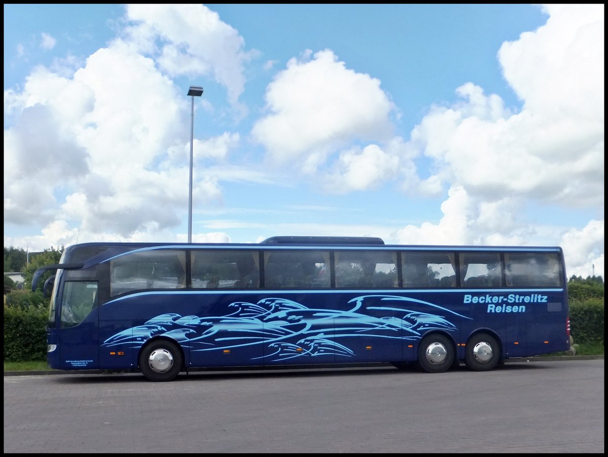 Mercedes Tourismo von Becker-Strelitz Reisen aus Deutschland in Bergen. 