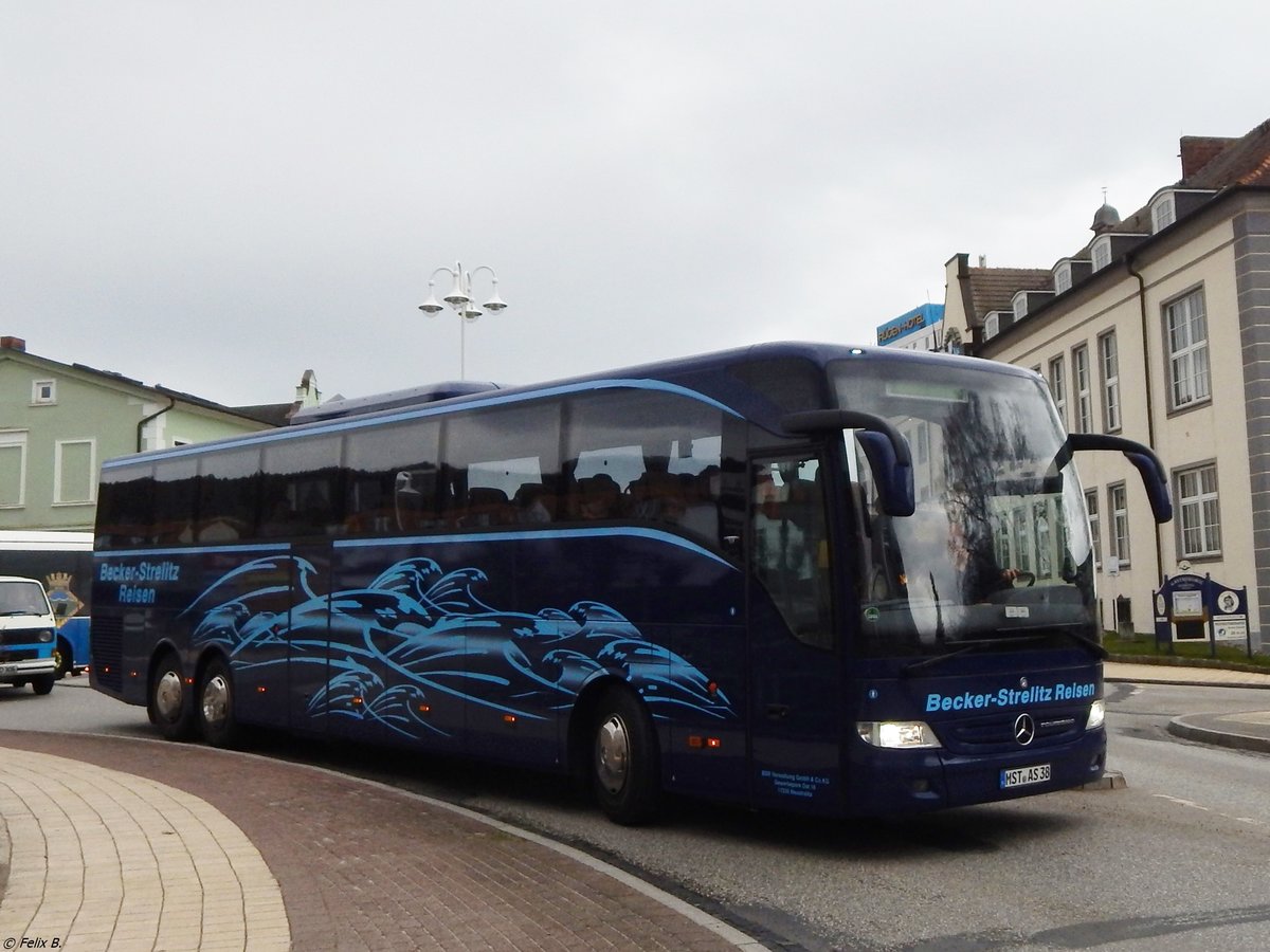 Mercedes Tourismo von Becker-Strelitz Reisen aus Deutschland in Sassnitz. 