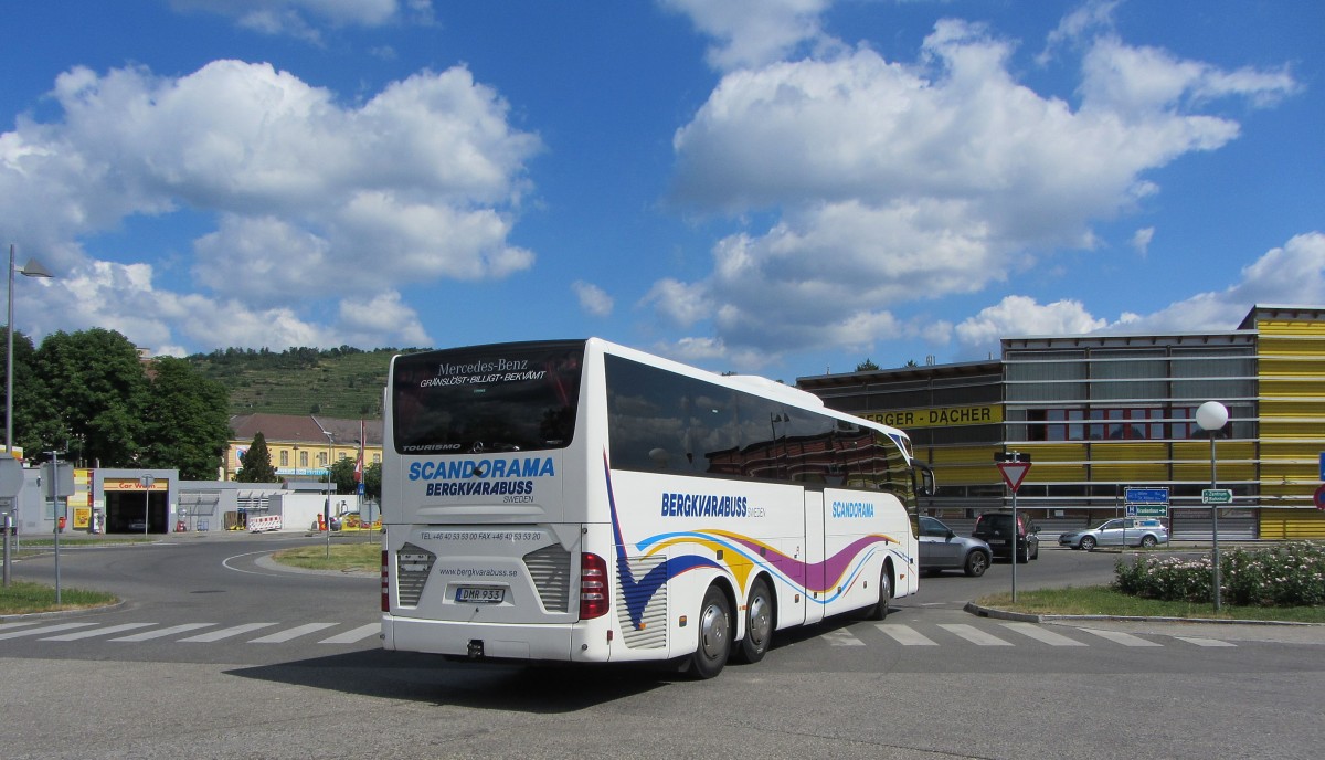 Mercedes Tourismo von Bergkvarabuss aus Schweden in Juni 2015 in Krems.