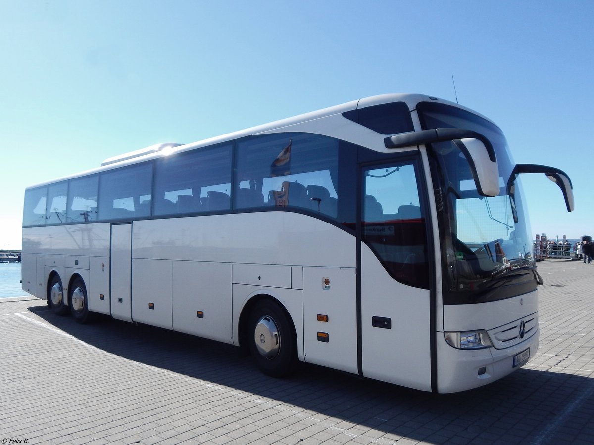 Mercedes Tourismo von Bischoff Touristik aus Deutschland im Stadthafen Sassnitz.