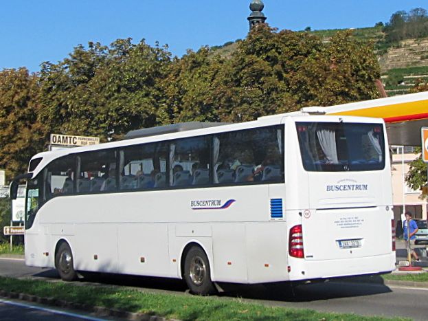 Mercedes Tourismo von Buscentrum.cz in Krems unterwegs.