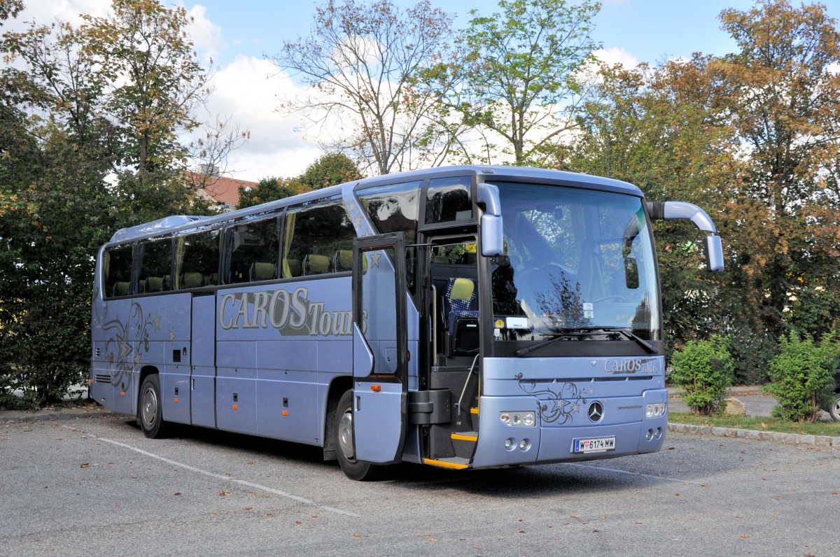 MERCEDES TOURISMO von CAROS TOUR`S aus Wien im September 2013 in Krems.