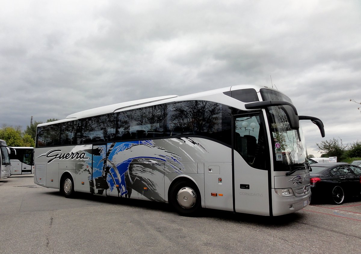 Mercedes Tourismo von Cornuda aus Italien in Krems gesehen.