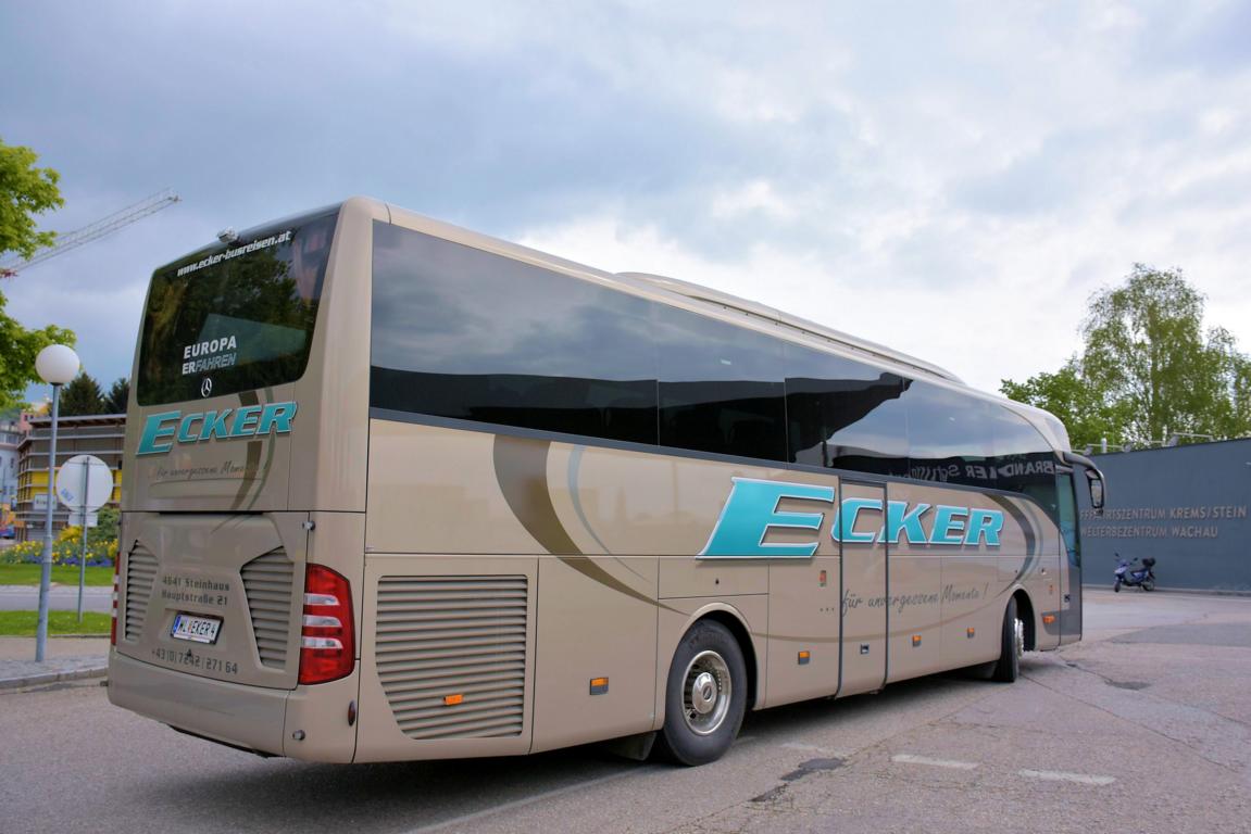 Mercedes Tourismo von ECKER Reisen aus �sterreich in Krems.