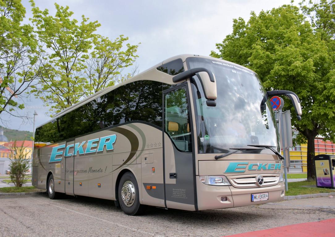 Mercedes Tourismo von ECKER Reisen aus �sterreich in Krems.