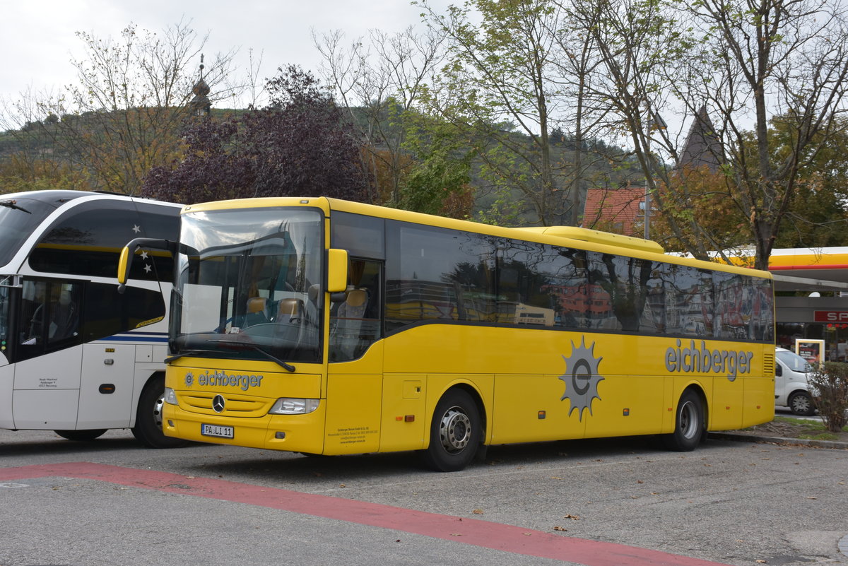 Mercedes Tourismo von Eichberger Reisen aus der BRD 09/2017 in Krems gesehen.