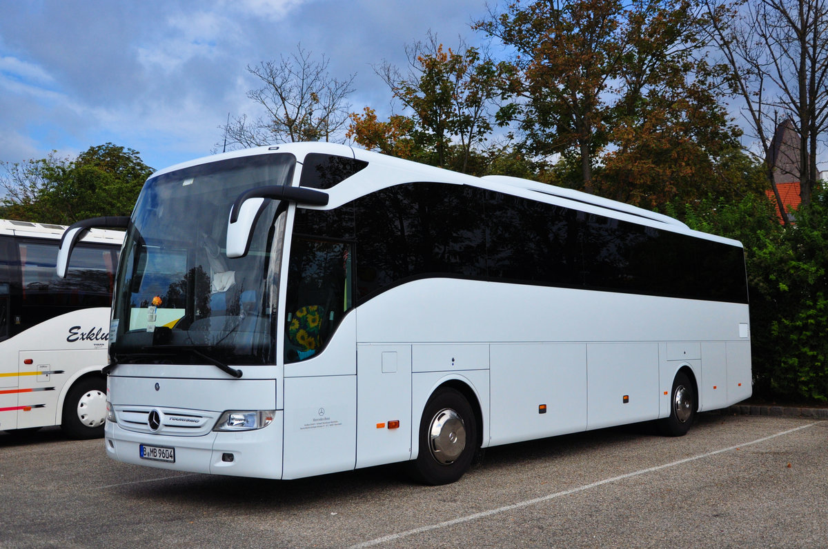 Mercedes Tourismo von EVO Bus aus der BRD in Krems gesehen.