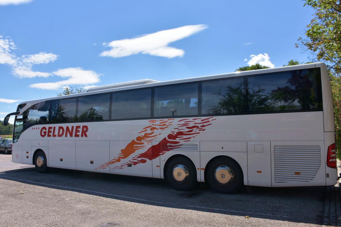 Mercedes Tourismo von Geldner Reisen aus sterreich 06/2017 in Krems.