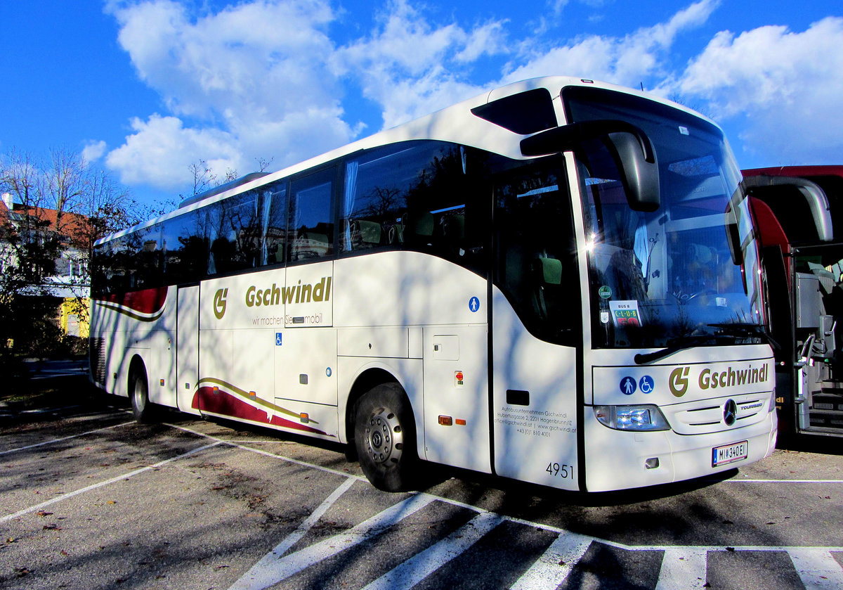 Mercedes Tourismo von GSCHWINDL Reisen aus Niedersterreich in Krems.