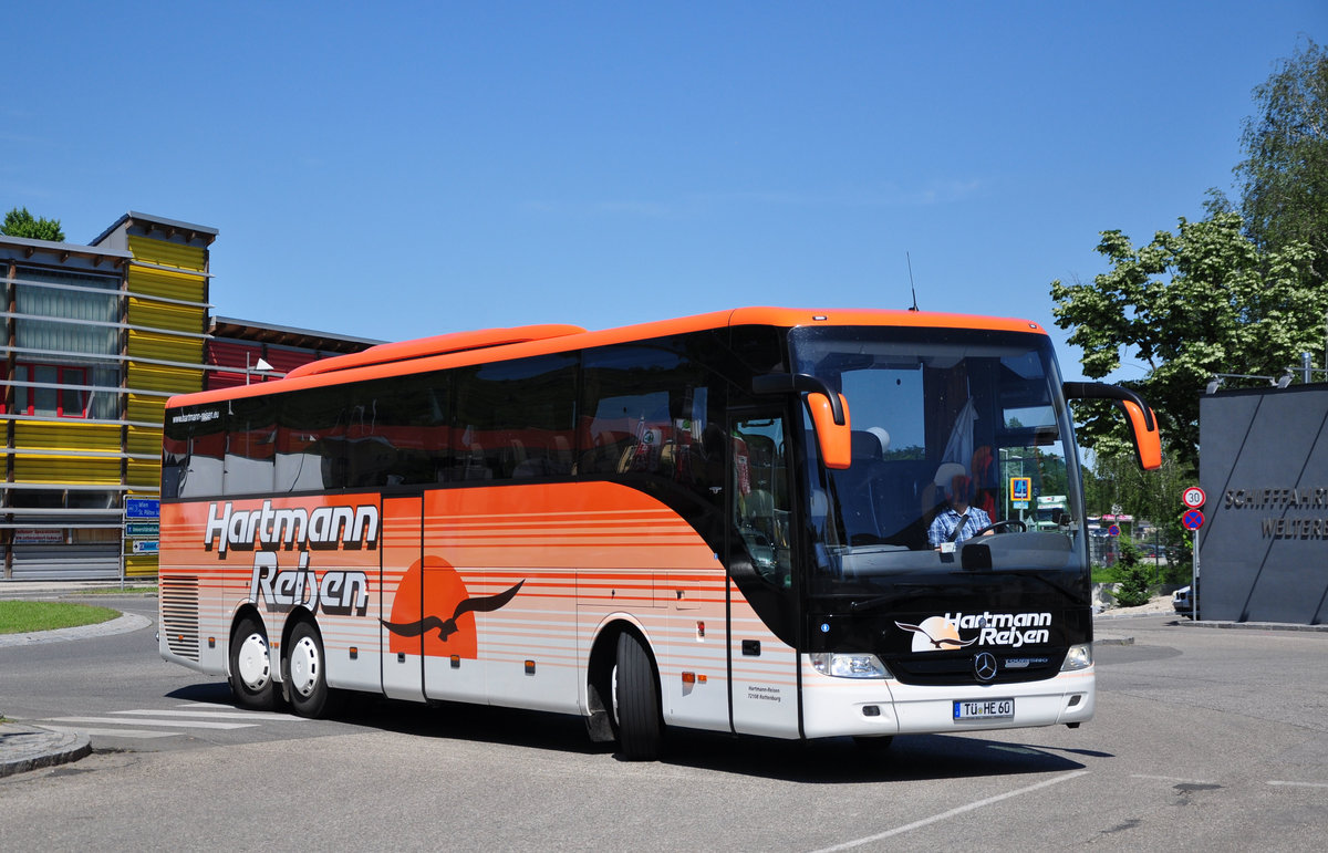 Mercedes Tourismo von Hartmann Reisen aus der BRD in Krems gesehen. 