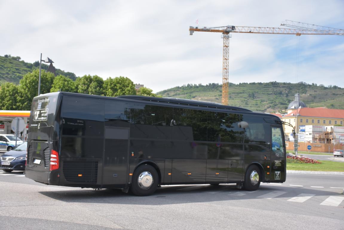 Mercedes Tourismo von der HESS Bustouristik aus der BRD in Krems.