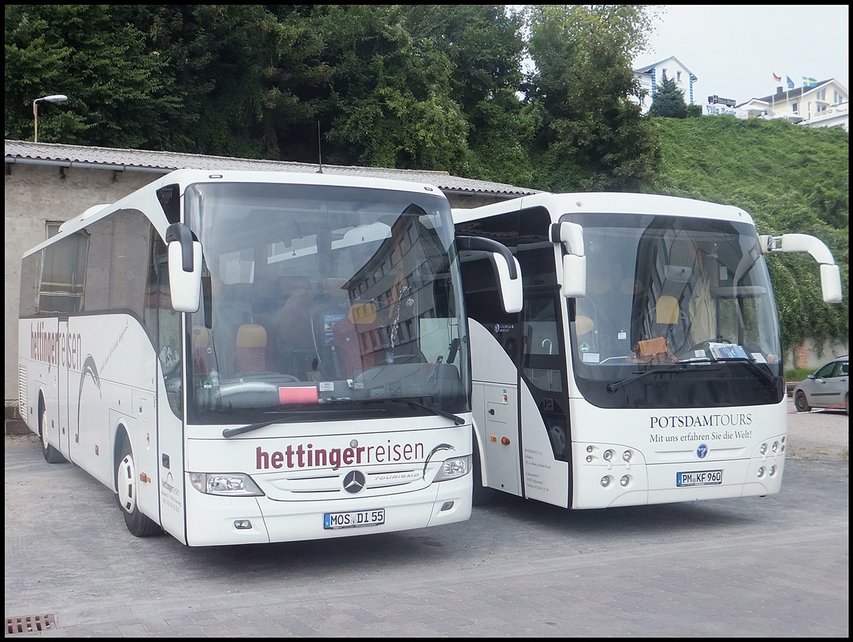 Mercedes Tourismo von Hettinger aus Deutschland und Temsa Safari HD von Potsdam Tours aus Deutschland im Stadthafen Sassnitz.