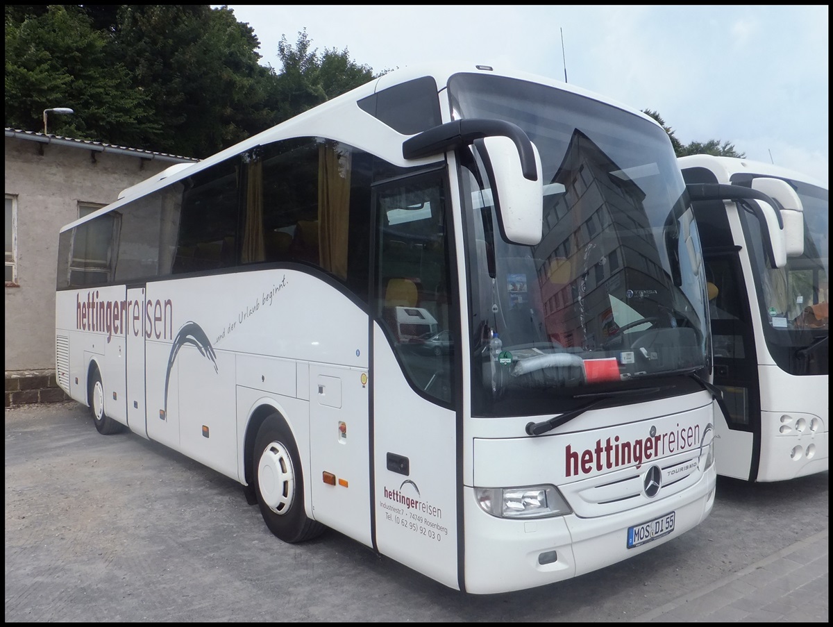 Mercedes Tourismo von Hettinger aus Deutschland im Stadthafen Sassnitz.