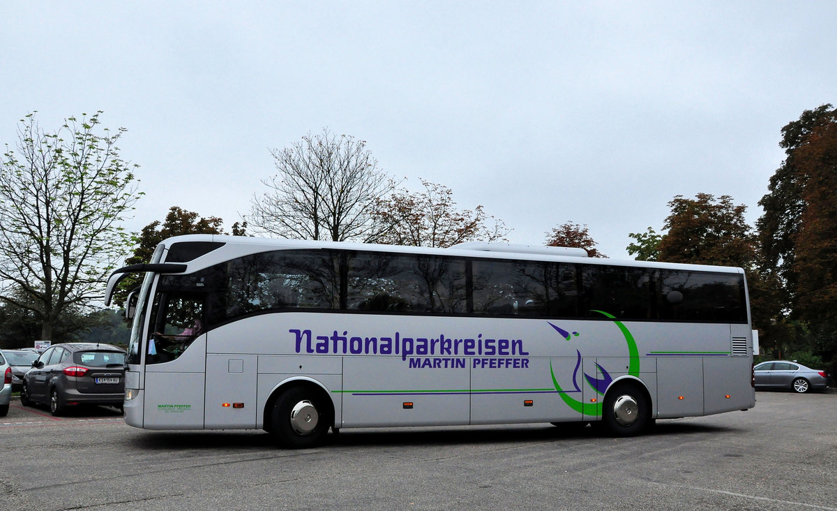 Mercedes Tourismo von Martin Pfeffer aus der BRD in Krems gesehen.