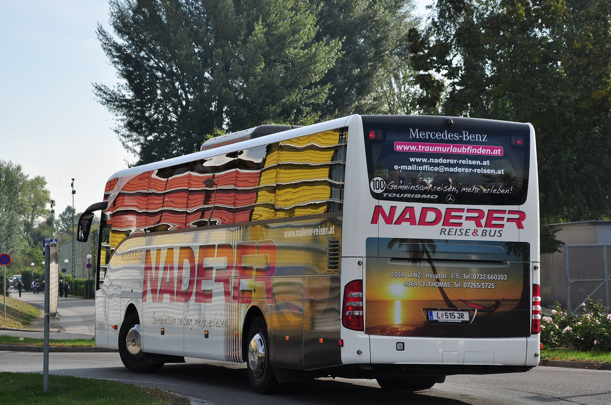 Mercedes Tourismo von Naderer Reisen aus sterreich in Krems.