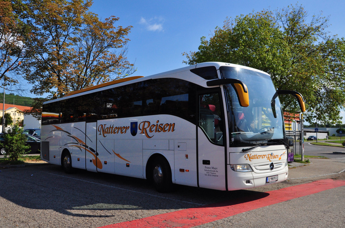 Mercedes Tourismo von Natterer Reisen aus sterreich in Krems gesehen.