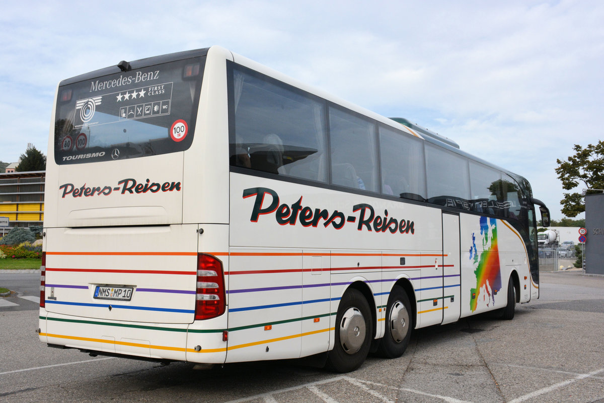 Mercedes Tourismo von Peters Reisen aus der bRD in Krems gesehen.